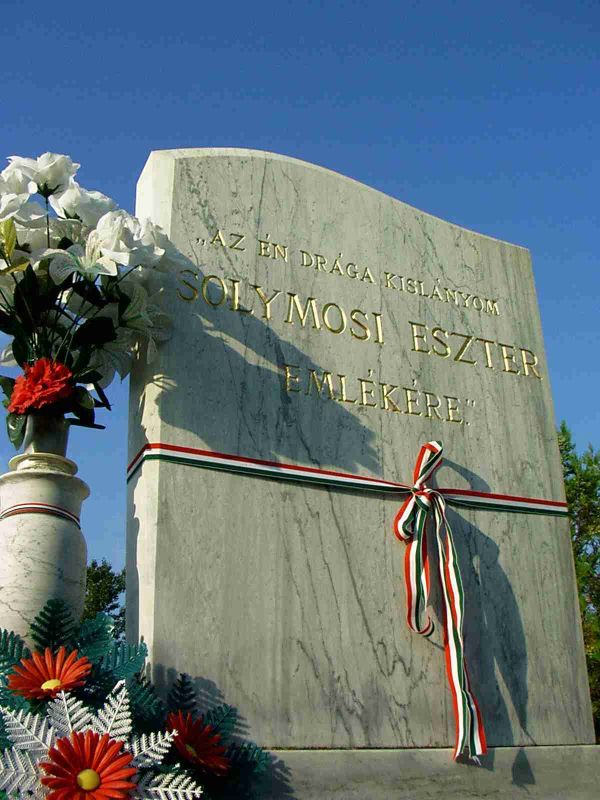 Solymosi Eszter Siremleke Tiszaeszlaron